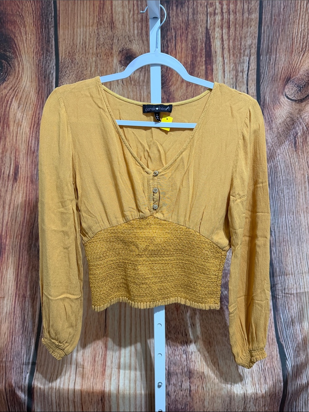 🚨(4/$10) Derek Heart Crop Long Sleeve Blouse Size M